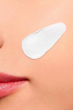 Sale Crème hydratante SPF15 peaux normales à sèches Hydra-Essentiel Soin De Jour