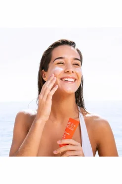 Hot Fluide solaire non gras fini invisible SPF50+ Sun Secure Protection Solaire